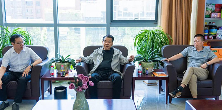 共謀發(fā)展 ： 龍鄉(xiāng)商會考察團，蒞臨普惠天成參觀指導！